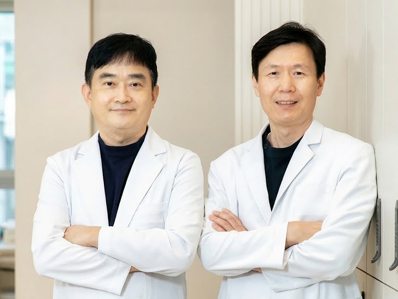 아이플러스안과 원장단