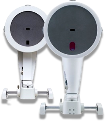 각막 지형도 검사 장비 이미지 — 각막의 곡률과 두께를 정밀하게 측정해 시력교정술 전 각막 상태를 분석하는 첨단 안과 진단기기.